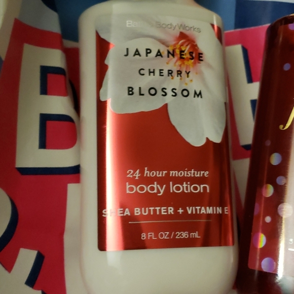 Japanese Cherry Blossom  Lotion & Shower Gel - Picture 6 of 7